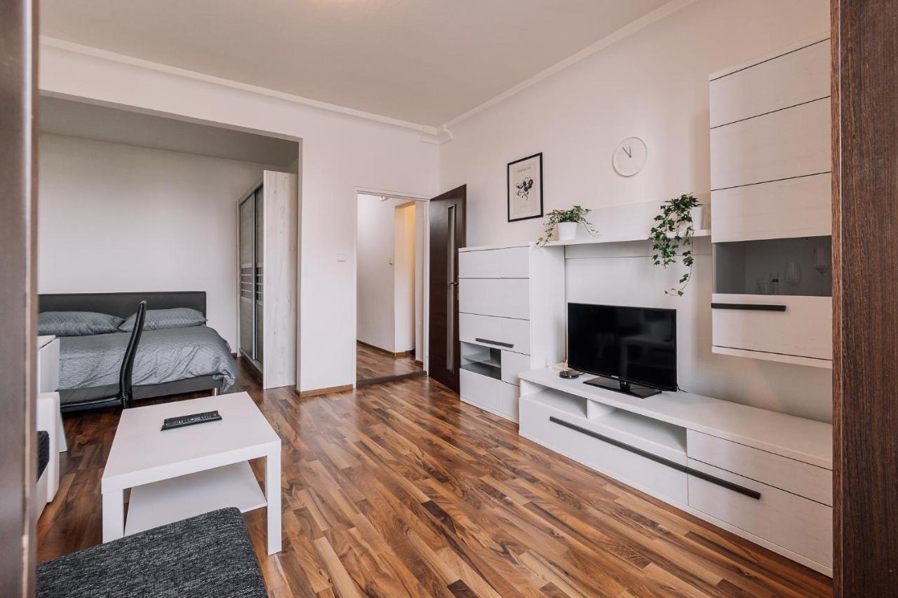 Cozy Apartment In Ruzinov براتسيلافا المظهر الخارجي الصورة