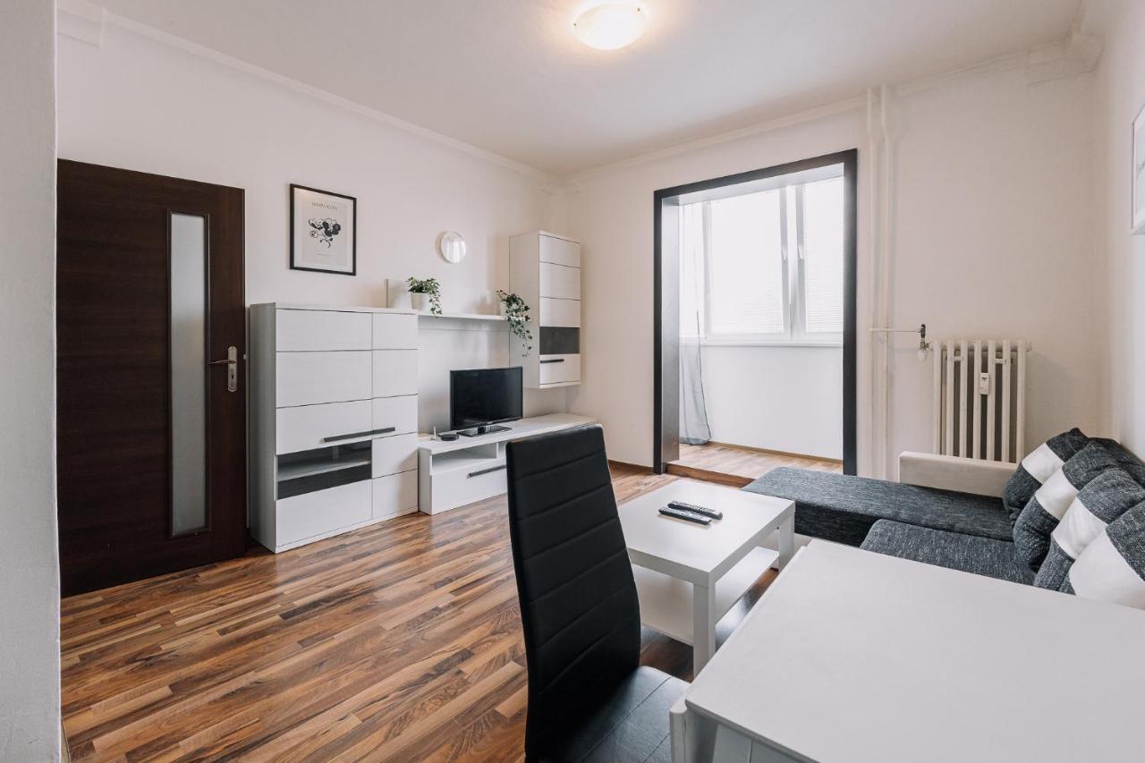 Cozy Apartment In Ruzinov براتسيلافا المظهر الخارجي الصورة